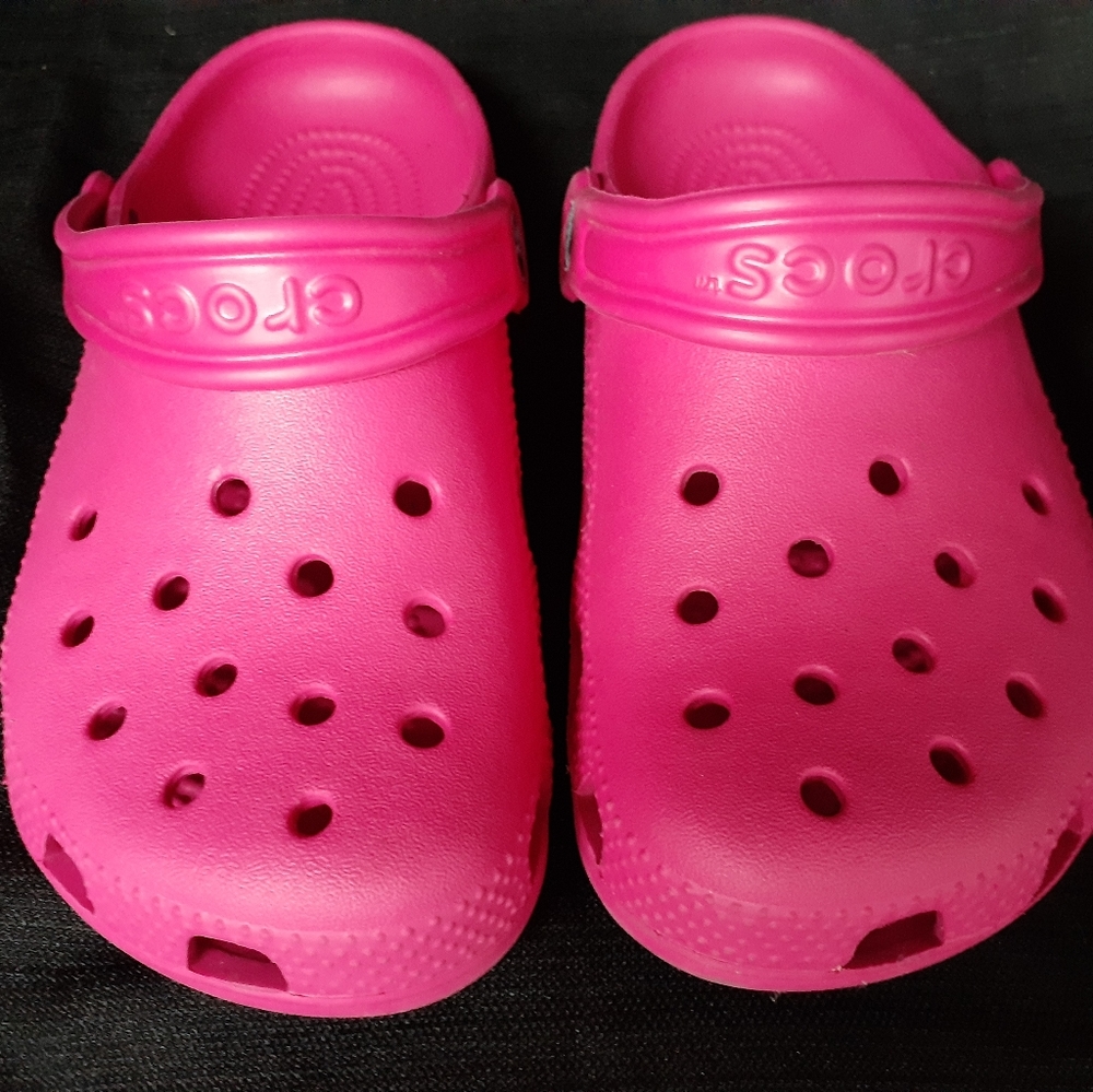 Girls crocs